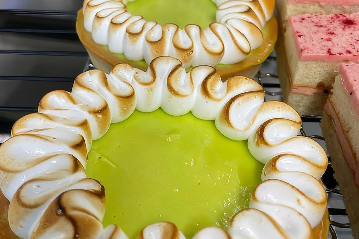 L éclair Patisserie experiences growth with a Riggs Autopack depositor